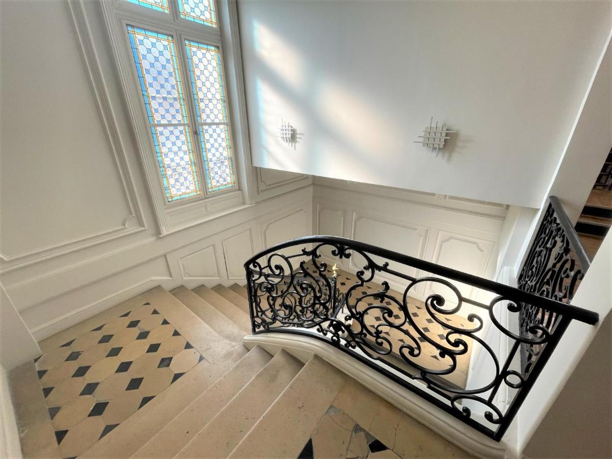 Aux Clefs Des Sacres: Historic Hotel in Reims City Center Exterior photo