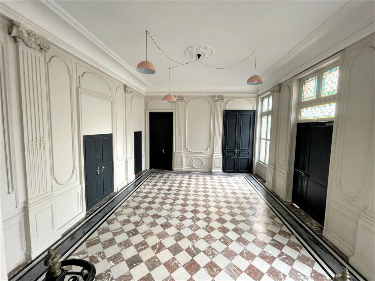 Aux Clefs Des Sacres: Historic Hotel in Reims City Center Exterior photo