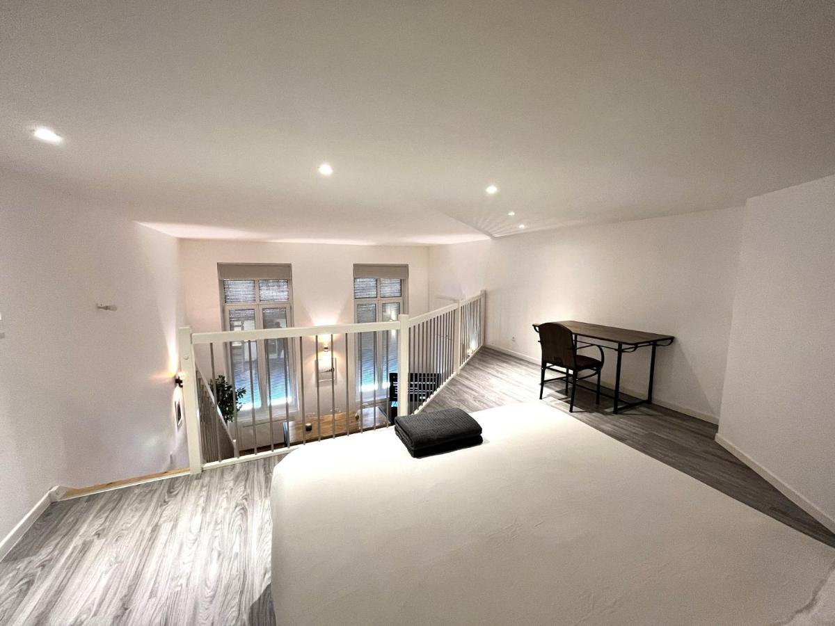 Aux Clefs Des Sacres: Historic Hotel in Reims City Center Exterior photo